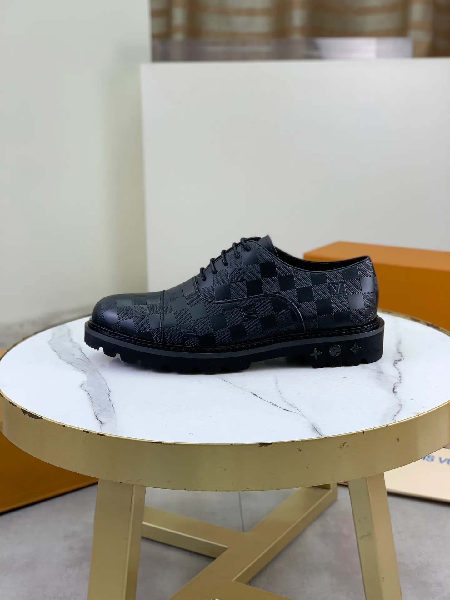 Factory price P820 💎💎💎Top version LOUIS VUITTON [Louis Vuitton] - LV men's business casual leather shoes, luxurious and noble 👞All imported original cowhide, just to create a more comfortable wearing experience, upper: original high-end calfskin➕Imported soft cowhide lining, original lightweight foam outsole✔️Color: 3️⃣colors available Size: 39-44 (38.45 46 can be customized (non-returnable)